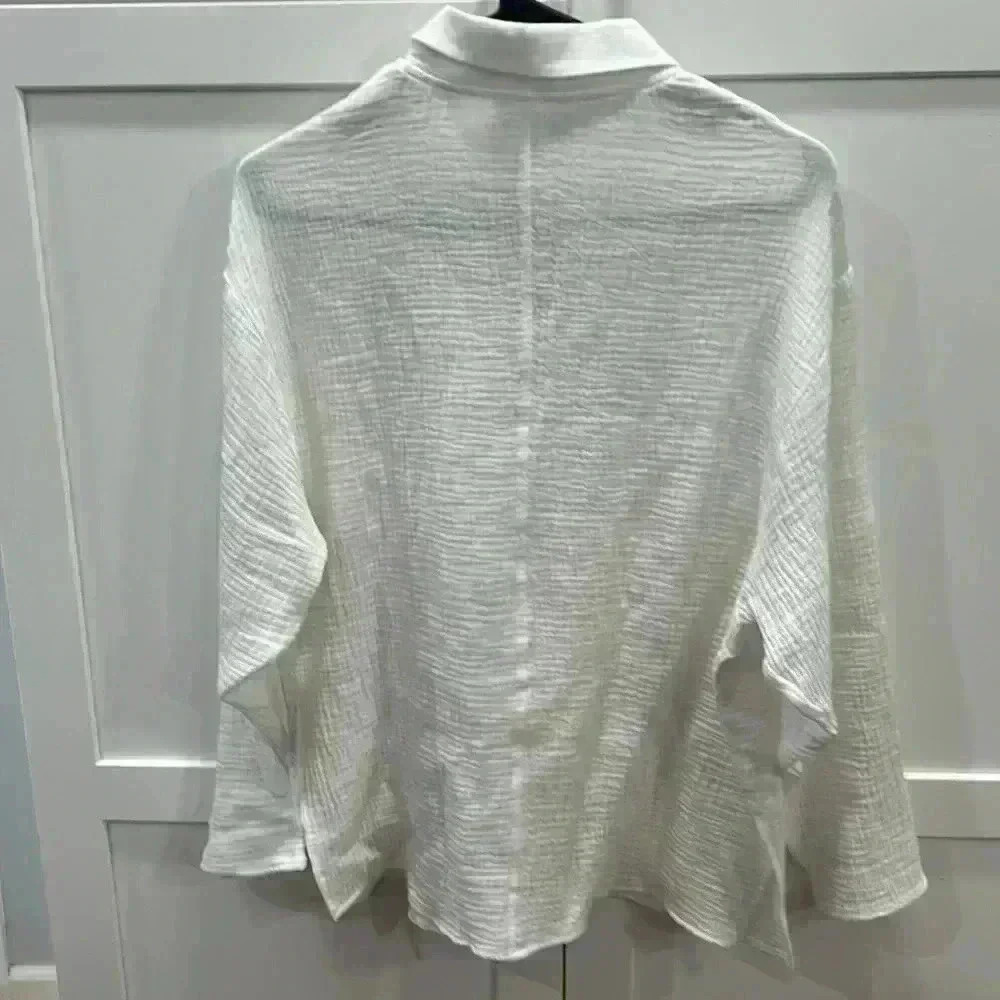 Kirious NEW Women’s White button up shirt New with tags. Size Small 100% Cotton - Picture 4 of 7